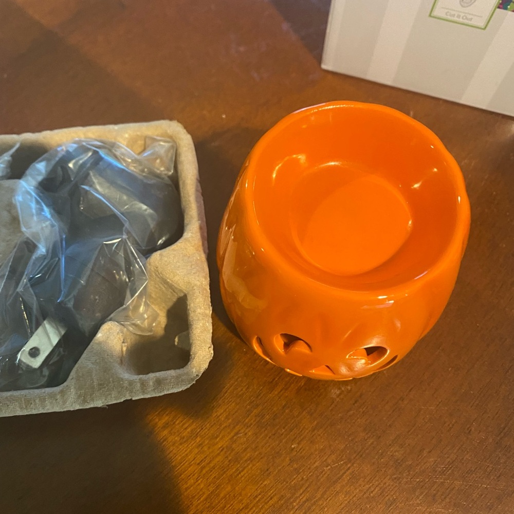 Scentsy Vibrant Orange Pumpkin Wax Holder